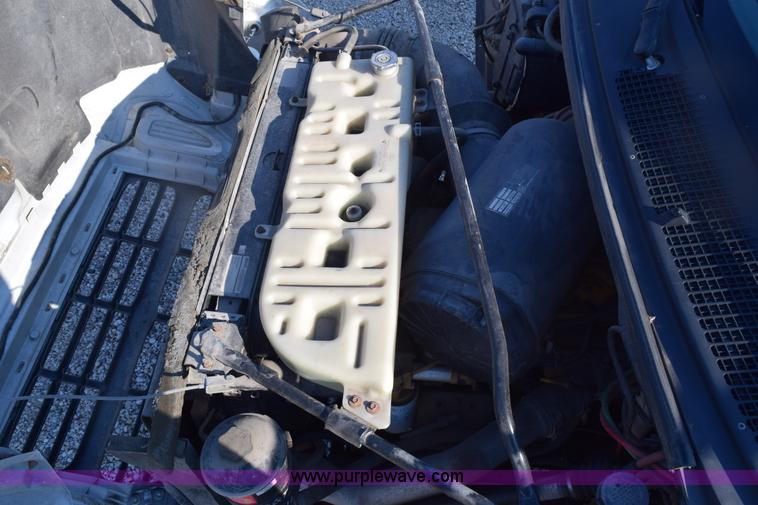 image for item E6155 2000 Ford F750 vacuum truck