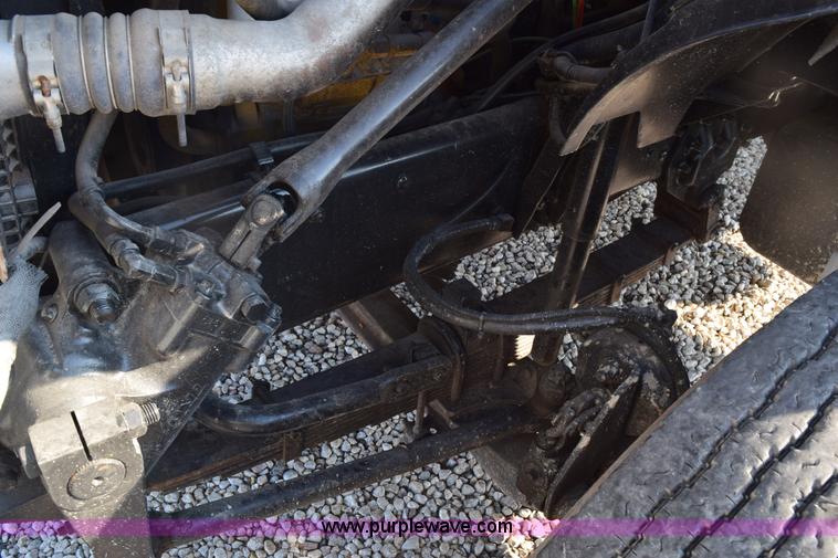 image for item E6155 2000 Ford F750 vacuum truck