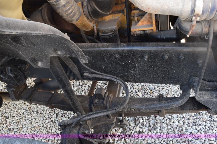 image for item E6155 2000 Ford F750 vacuum truck