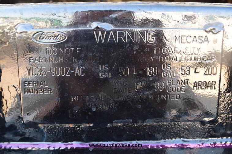 image for item E6155 2000 Ford F750 vacuum truck