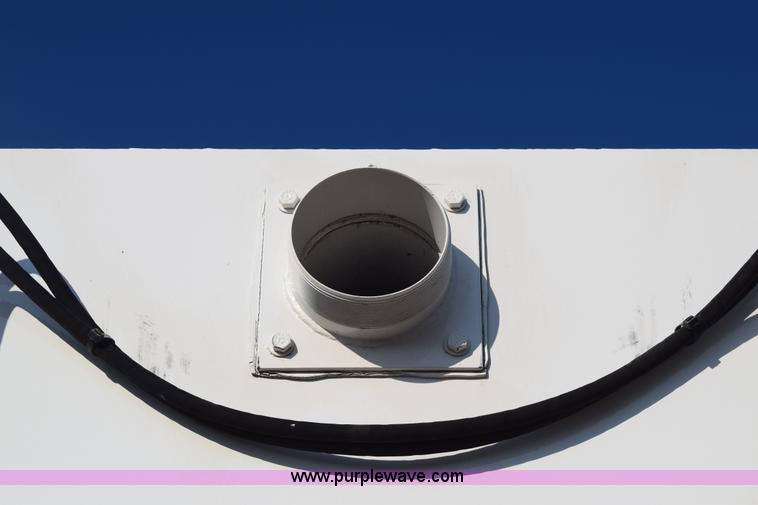 image for item E6155 2000 Ford F750 vacuum truck