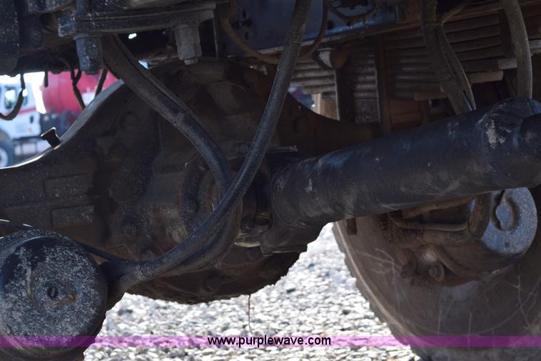 image for item E6155 2000 Ford F750 vacuum truck