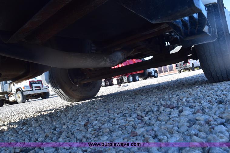 image for item E6155 2000 Ford F750 vacuum truck