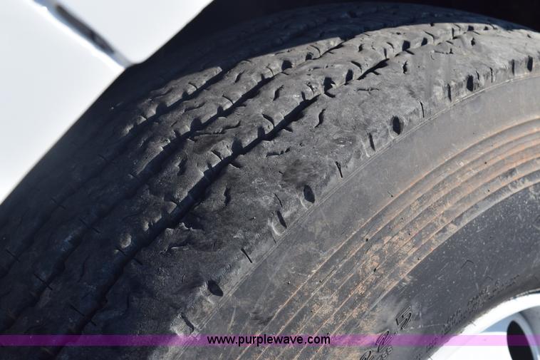 image for item E6155 2000 Ford F750 vacuum truck