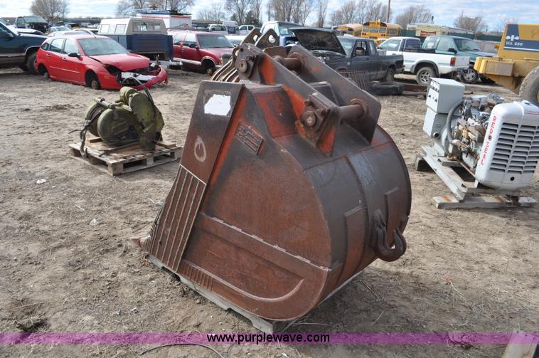 image for item F2192 Excavator bucket