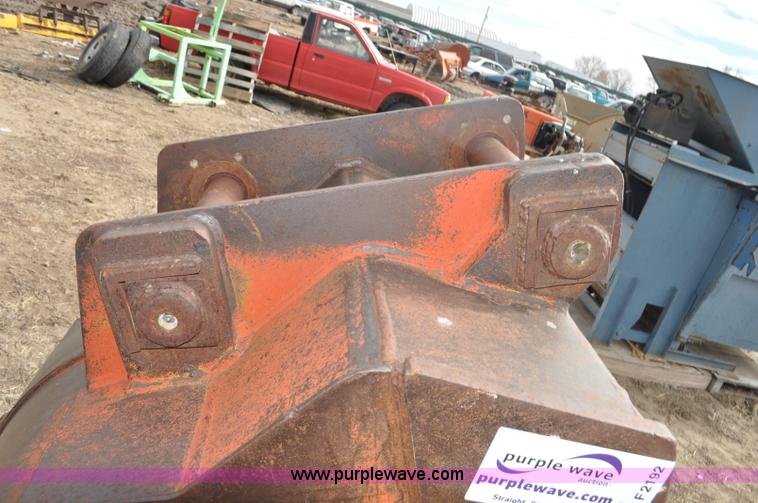 image for item F2192 Excavator bucket