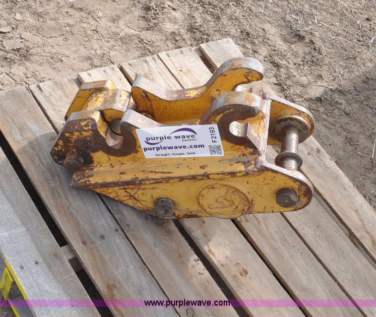 image for item F2193 CF backhoe manual quick attach