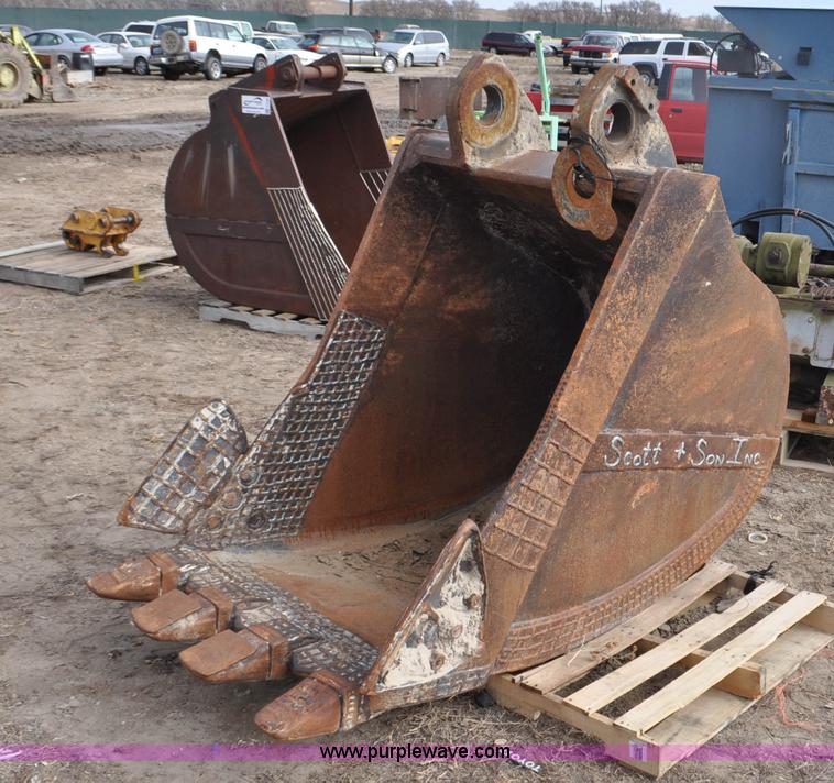 image for item F2195 Excavator bucket