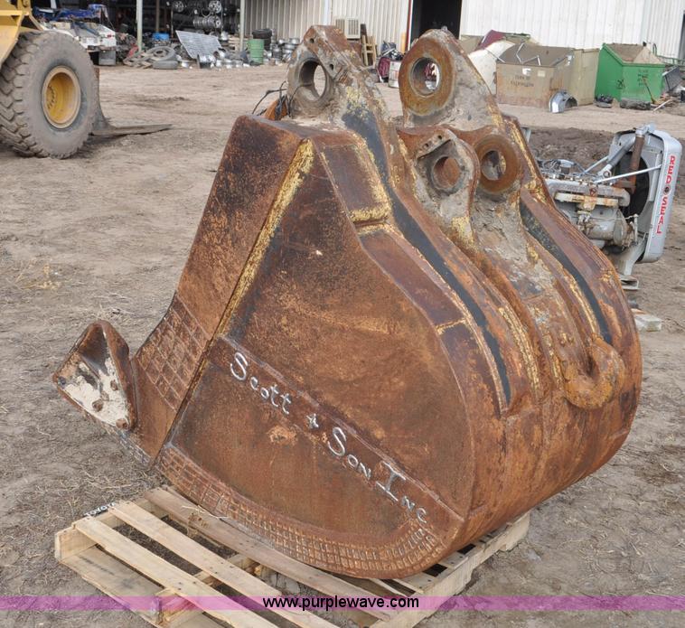 image for item F2195 Excavator bucket