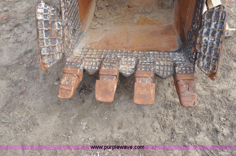 image for item F2195 Excavator bucket