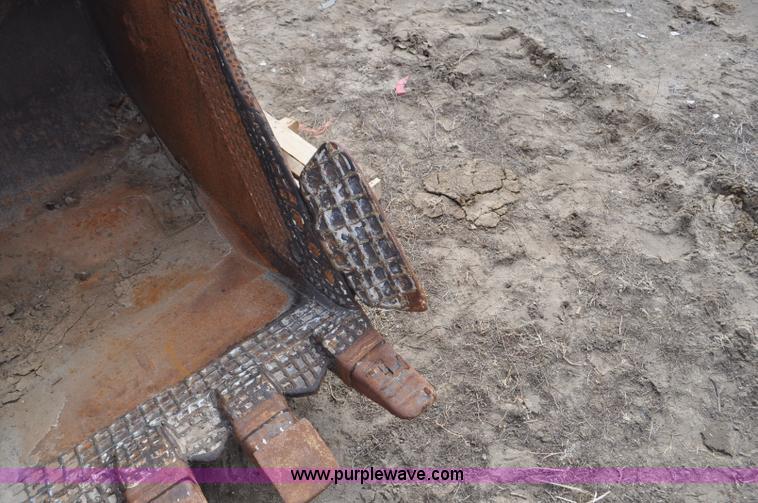 image for item F2195 Excavator bucket