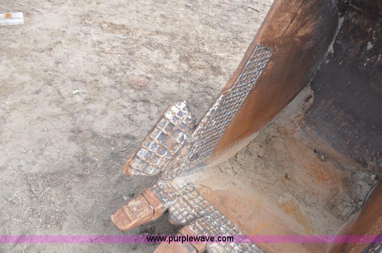 image for item F2195 Excavator bucket