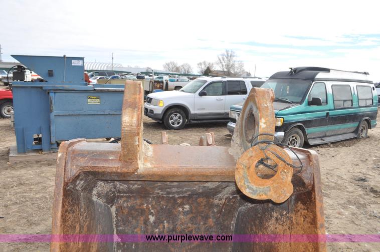 image for item F2195 Excavator bucket