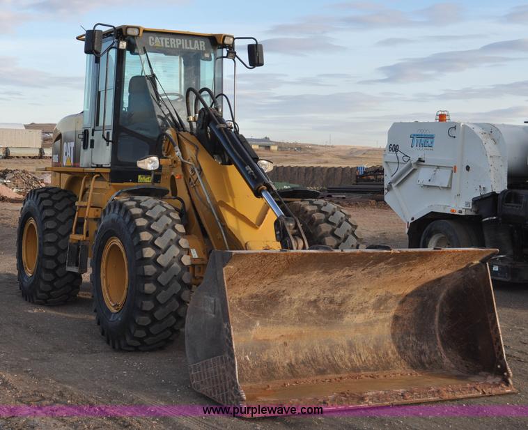 image for item F2198 2005 Caterpillar 930G wheel loader