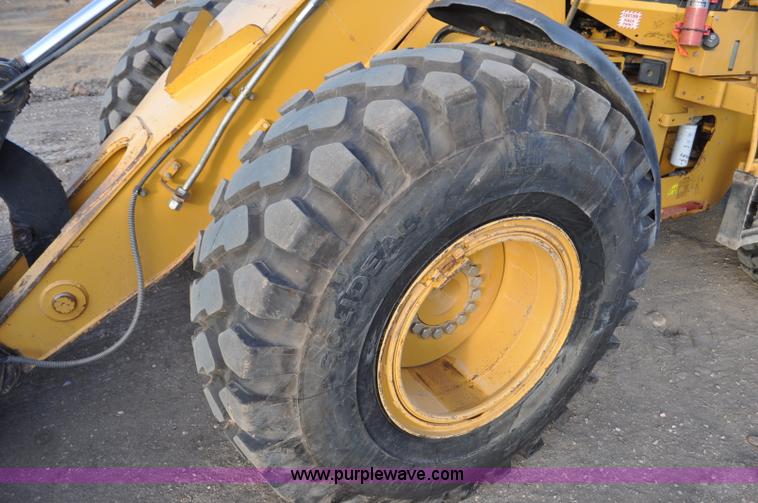 image for item F2198 2005 Caterpillar 930G wheel loader