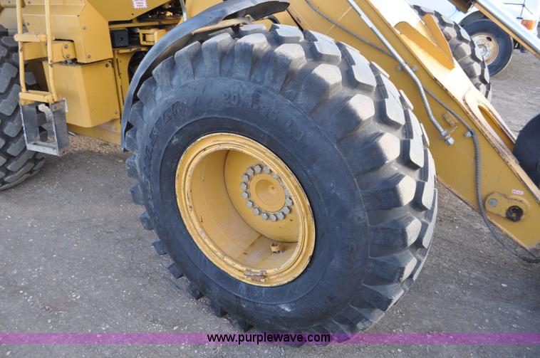 image for item F2198 2005 Caterpillar 930G wheel loader