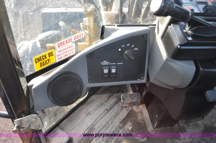 image for item F2198 2005 Caterpillar 930G wheel loader