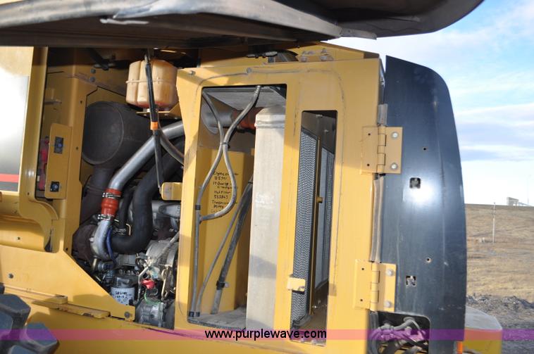 image for item F2198 2005 Caterpillar 930G wheel loader