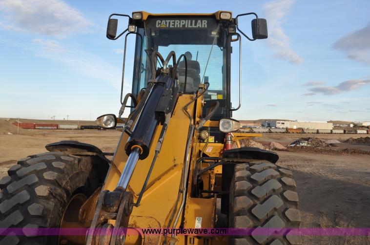 image for item F2198 2005 Caterpillar 930G wheel loader
