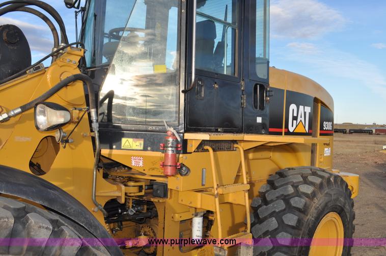 image for item F2198 2005 Caterpillar 930G wheel loader