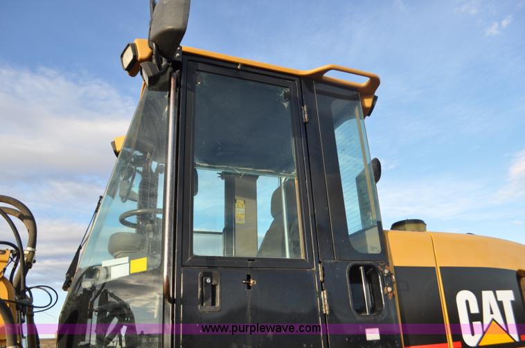 image for item F2198 2005 Caterpillar 930G wheel loader