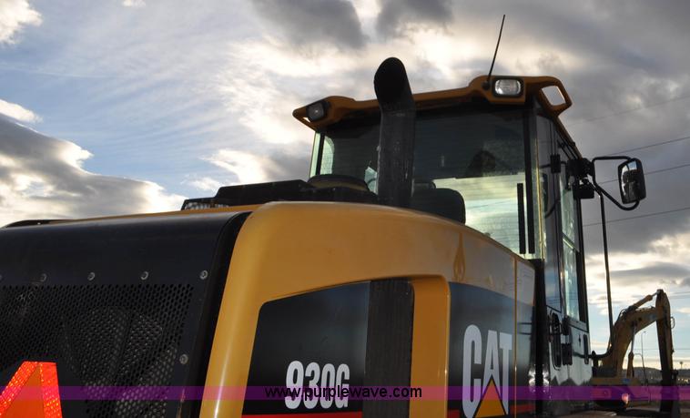 image for item F2198 2005 Caterpillar 930G wheel loader