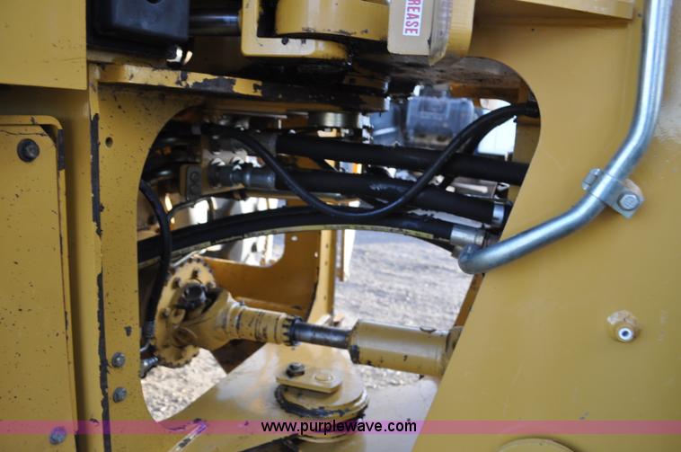 image for item F2198 2005 Caterpillar 930G wheel loader