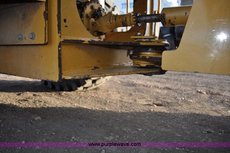 image for item F2198 2005 Caterpillar 930G wheel loader