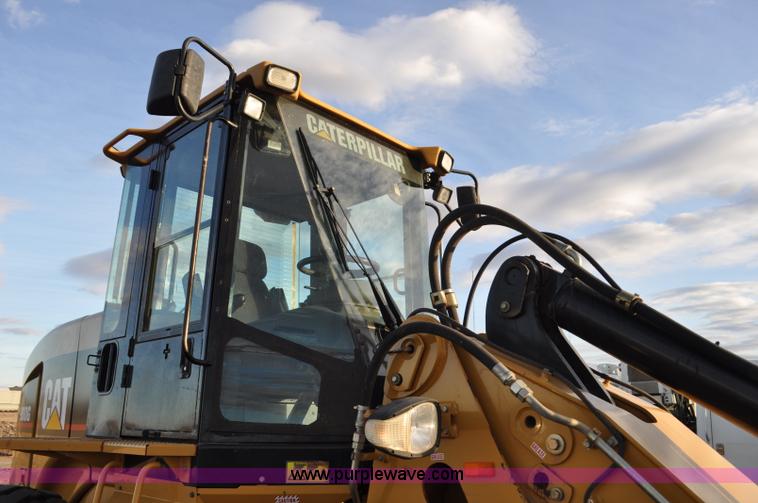 image for item F2198 2005 Caterpillar 930G wheel loader