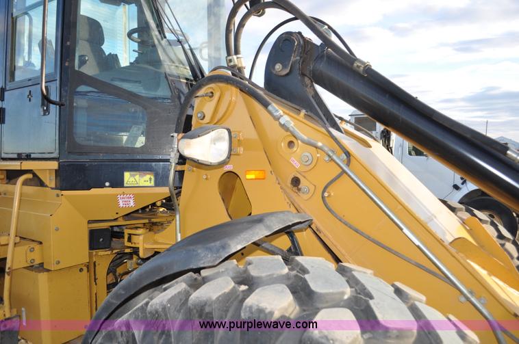 image for item F2198 2005 Caterpillar 930G wheel loader