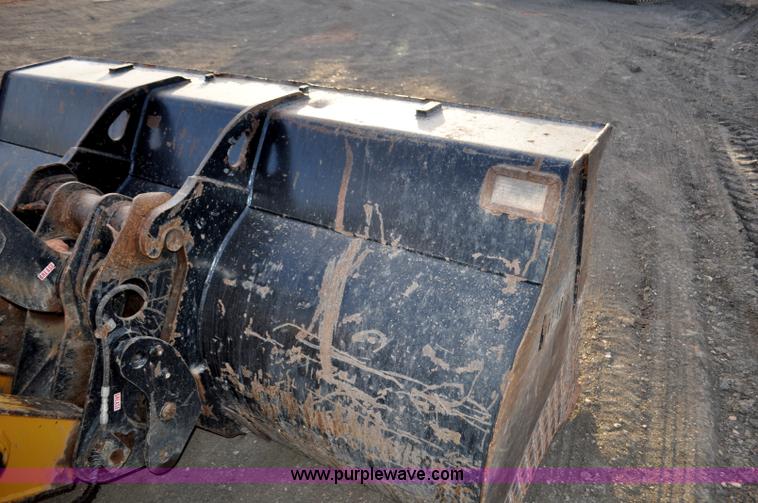 image for item F2198 2005 Caterpillar 930G wheel loader