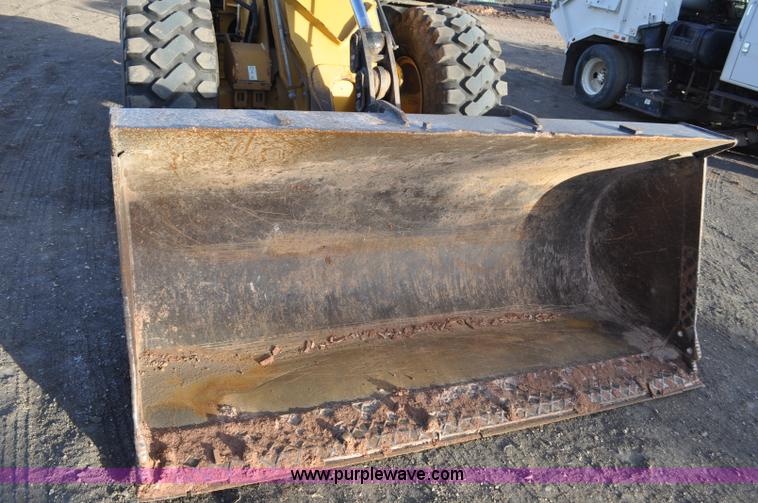 image for item F2198 2005 Caterpillar 930G wheel loader