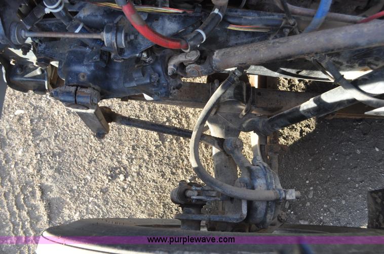 image for item F2199 1994 International 4600 sweeper