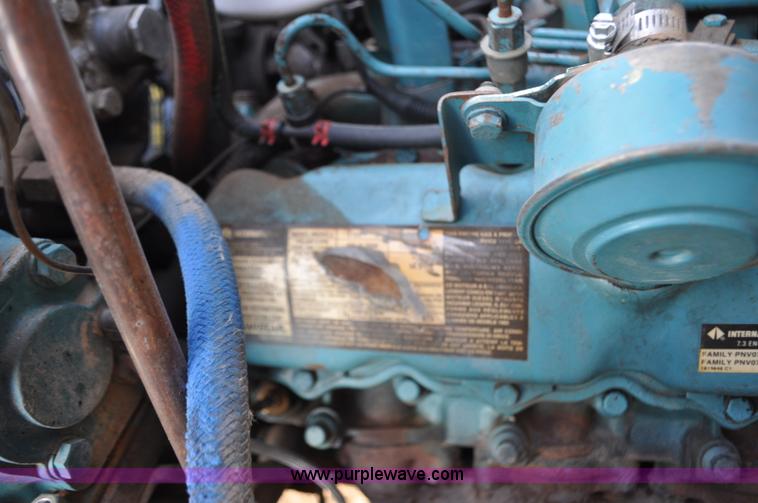 image for item F2199 1994 International 4600 sweeper