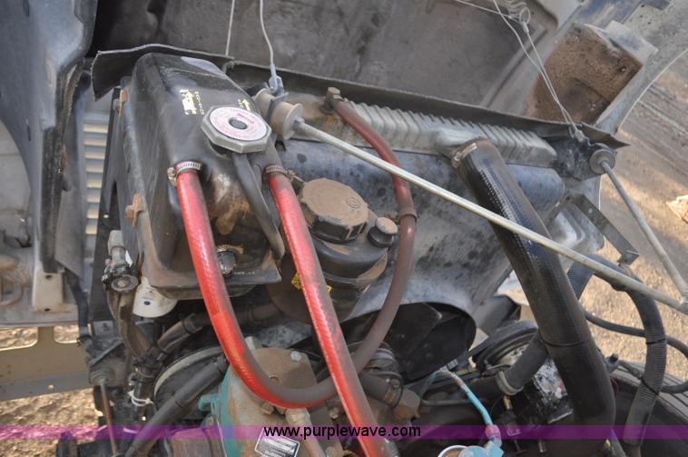 image for item F2199 1994 International 4600 sweeper