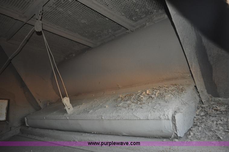 image for item F2199 1994 International 4600 sweeper