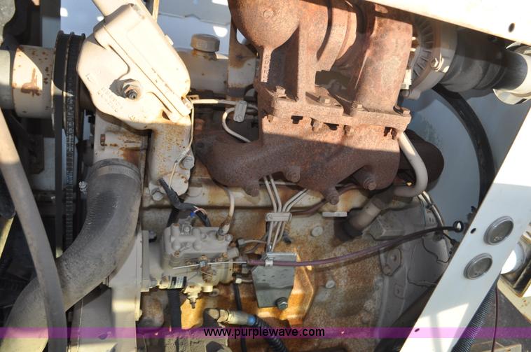 image for item F2199 1994 International 4600 sweeper