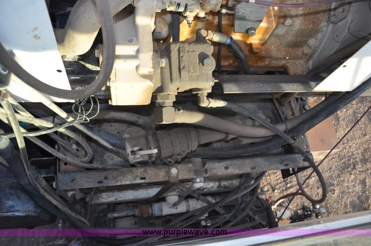 image for item F2199 1994 International 4600 sweeper