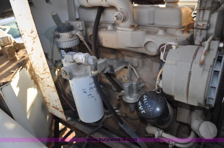 image for item F2199 1994 International 4600 sweeper