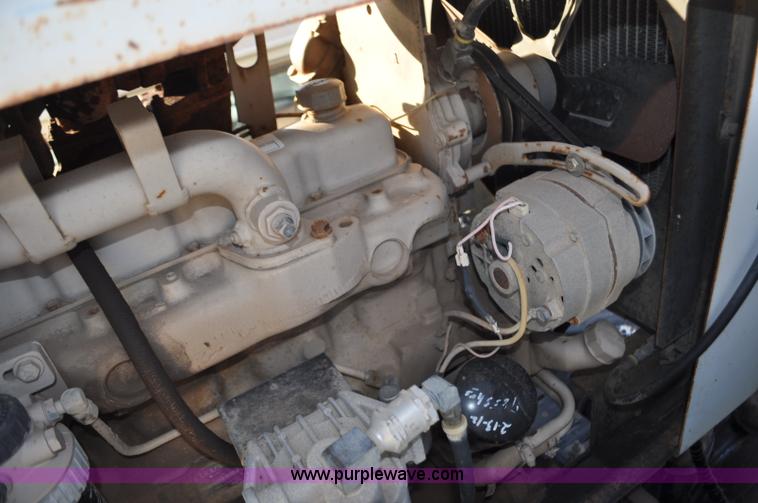 image for item F2199 1994 International 4600 sweeper