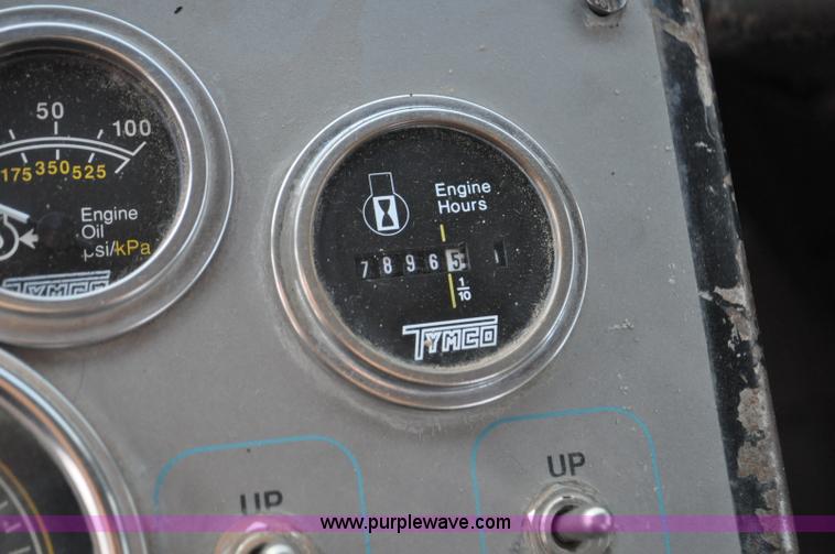 image for item F2199 1994 International 4600 sweeper