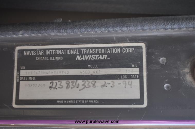 image for item F2199 1994 International 4600 sweeper