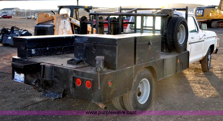 image for item F2200 1977 Ford F350 utility truck