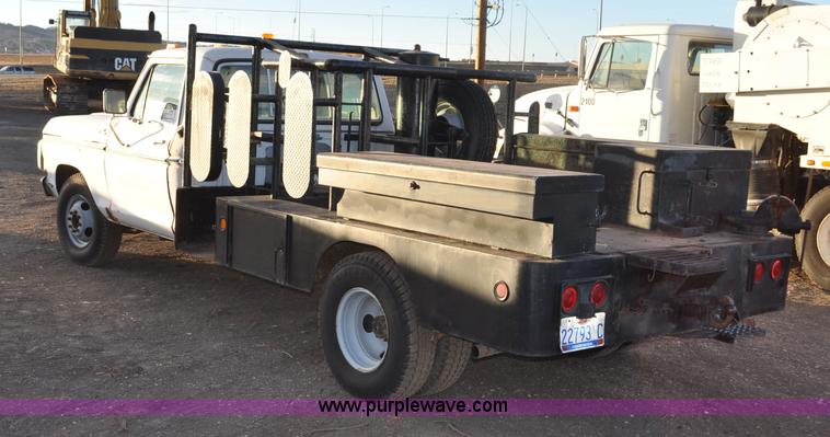 image for item F2200 1977 Ford F350 utility truck