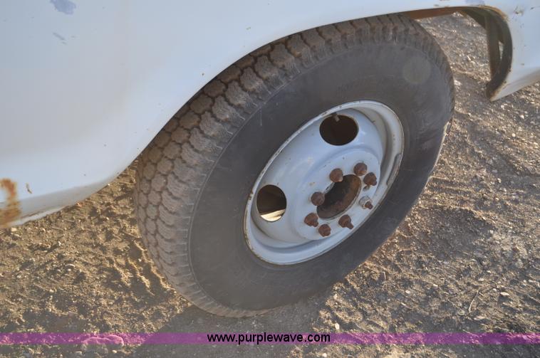 image for item F2200 1977 Ford F350 utility truck