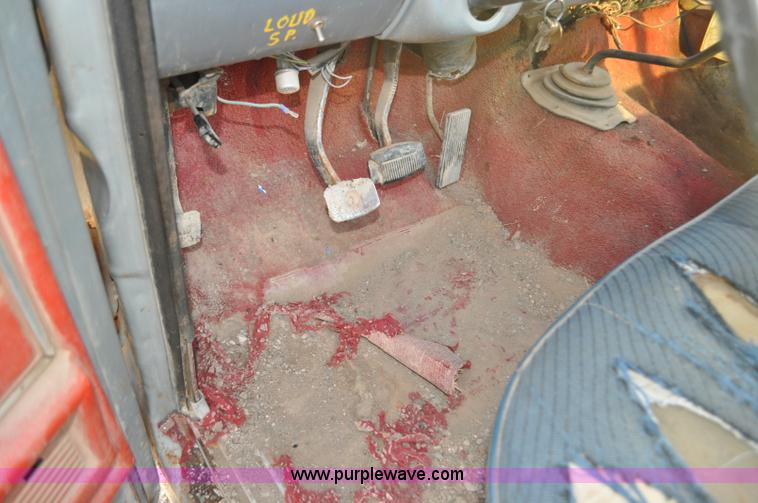 image for item F2200 1977 Ford F350 utility truck