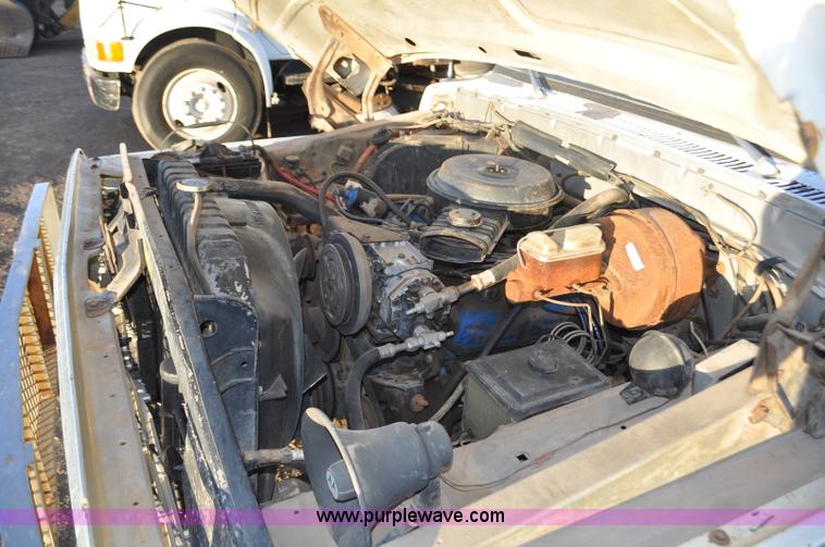 image for item F2200 1977 Ford F350 utility truck