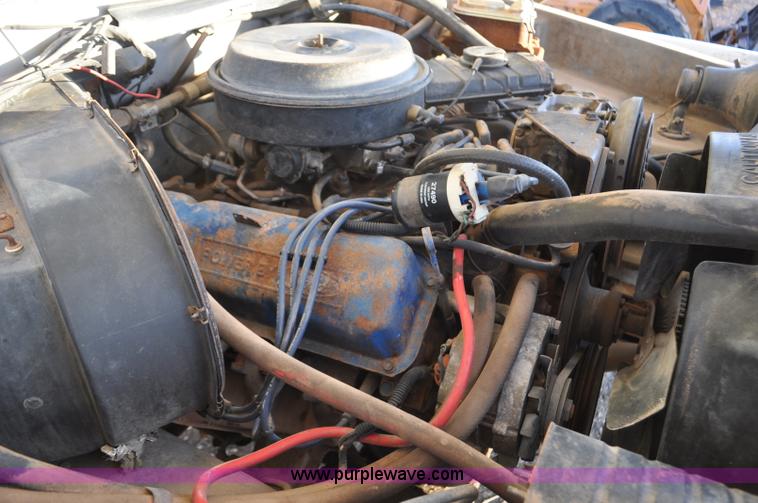 image for item F2200 1977 Ford F350 utility truck