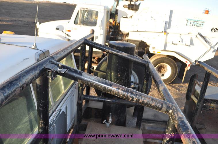 image for item F2200 1977 Ford F350 utility truck