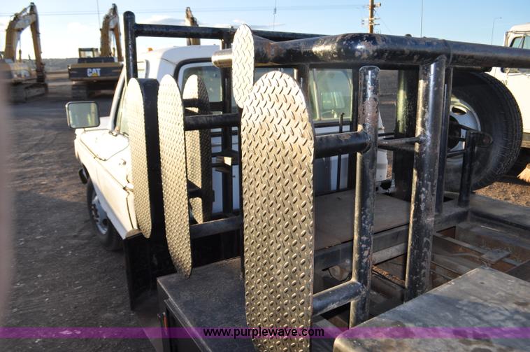 image for item F2200 1977 Ford F350 utility truck